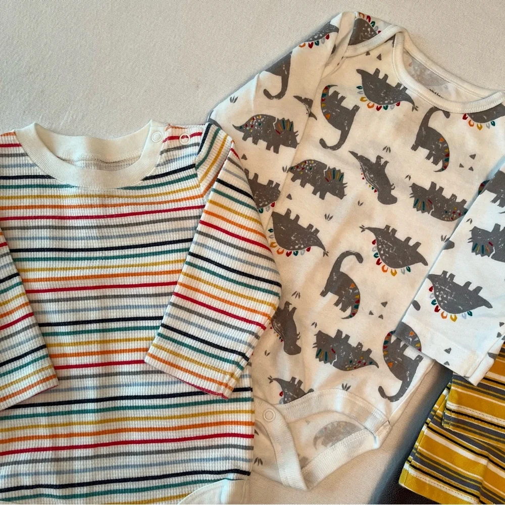 Carters 6M 4 Piece Bundle Long Sleeve Bodysuits Tee Fleece Bottoms Mix Match